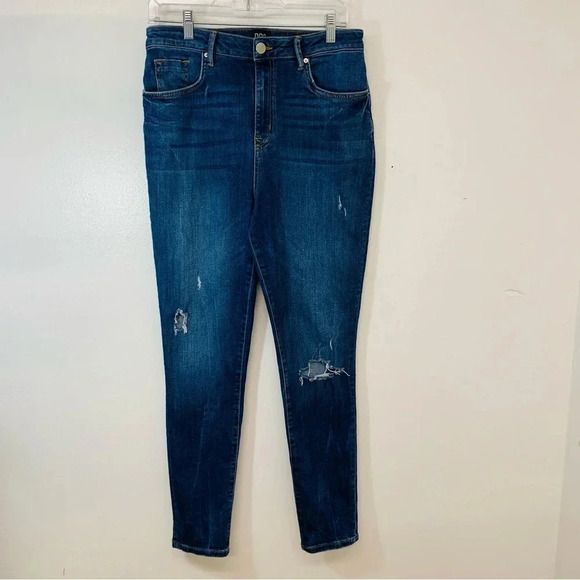 BDG Womans Jeans Size 32 Twig High Rise  Distressed‎ Blue Tapered Inseam 28" - Picture 1 of 11